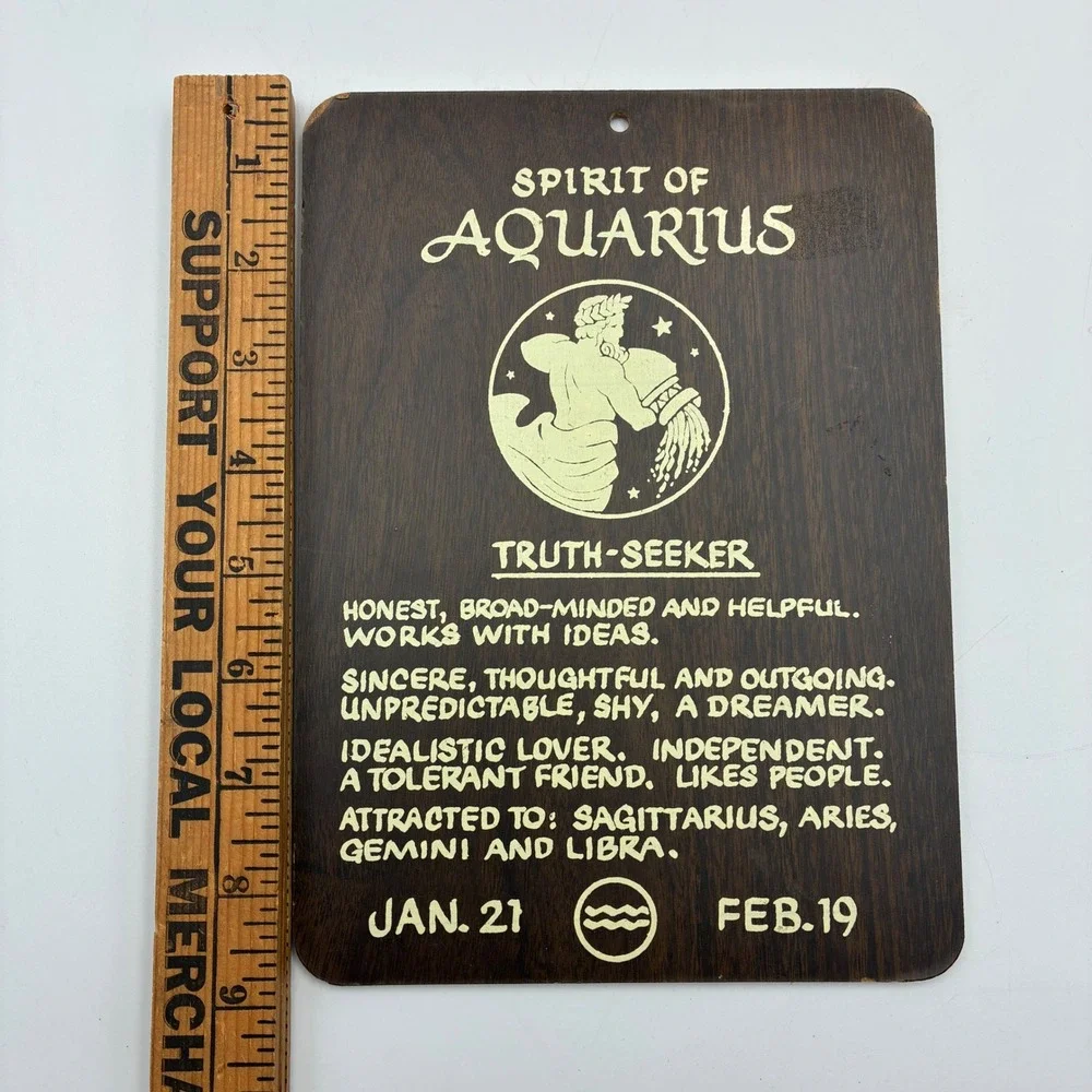 Vintage Spirit of Aquarius Zodiac Wall Plaque Wood Grain Astrology Decor 9x7